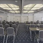 هوليداي إن ميونيخ أونتيرهاشينغ فندق 4*