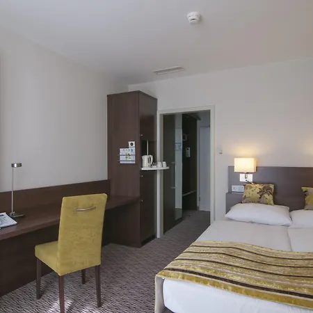 Munich By Ihg Hotel 4*