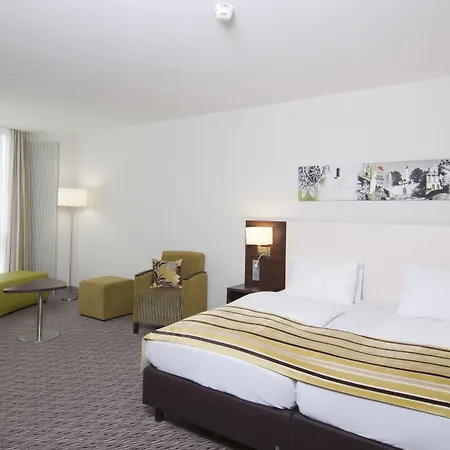 Hotel Munich By Ihg 4*