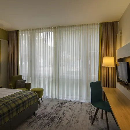 Munich By Ihg Otel 4*
