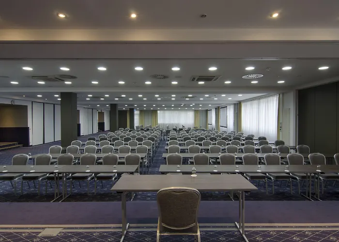 Munich By Ihg Hotel 4*